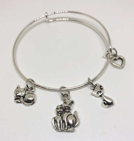 Load image into Gallery viewer, Cat Charm Bracelet - Momma Cat and Kittens - Cheer and Dance On Demand
